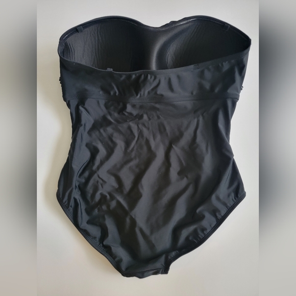 Crochet Flounce High Coverage One Piece Swimsuit Kona Sol Black strapless XL New - Picture 2 of 9